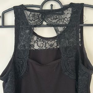 Keyhole lace back tank top